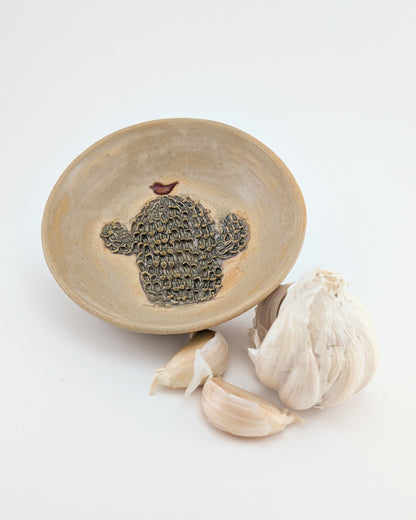 Birdie Garlic Grater Plate